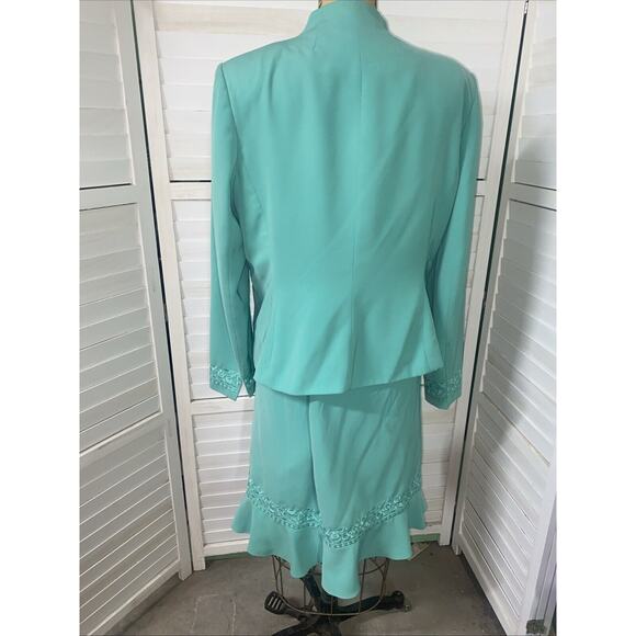 John Meyer Women’s 2 Piece Set Suit Jacket Skirt Sz 14 Green Pearl Rhinestone - Picture 9 of 13